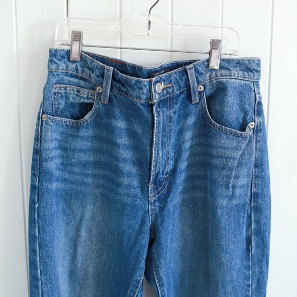 2/$25 Lucky Brand High Rise Mom Jean size 27 - Picture 2 of 5